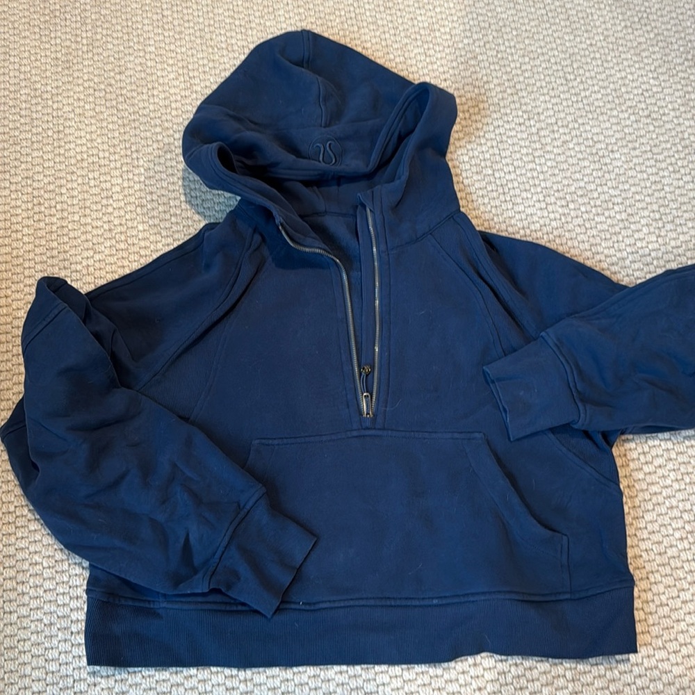 Cropped Lululemon hoodie. Size M/L. Lightly used. No flaws
